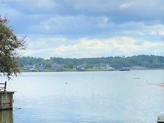 $469,000 | 293 Twin Magnolia, Onalaska, TX 77360