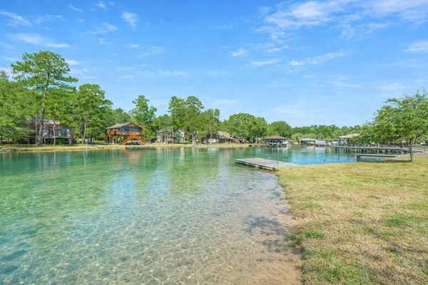 $469,000 | 293 Twin Magnolia, Onalaska, TX 77360