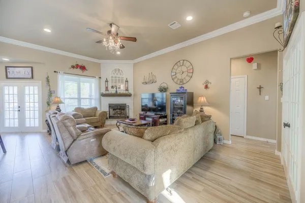 $469,000 | 293 Twin Magnolia, Onalaska, TX 77360