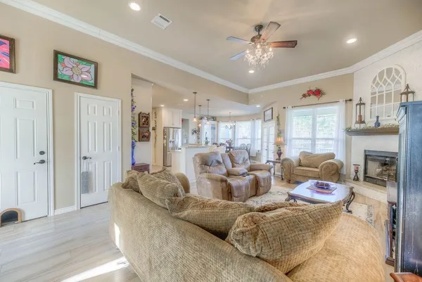 $469,000 | 293 Twin Magnolia, Onalaska, TX 77360