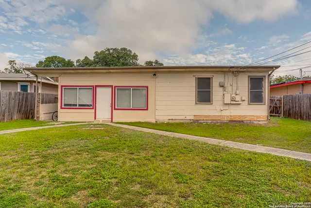 $225,000 | 326 Addax Drive, San Antonio, TX 78213