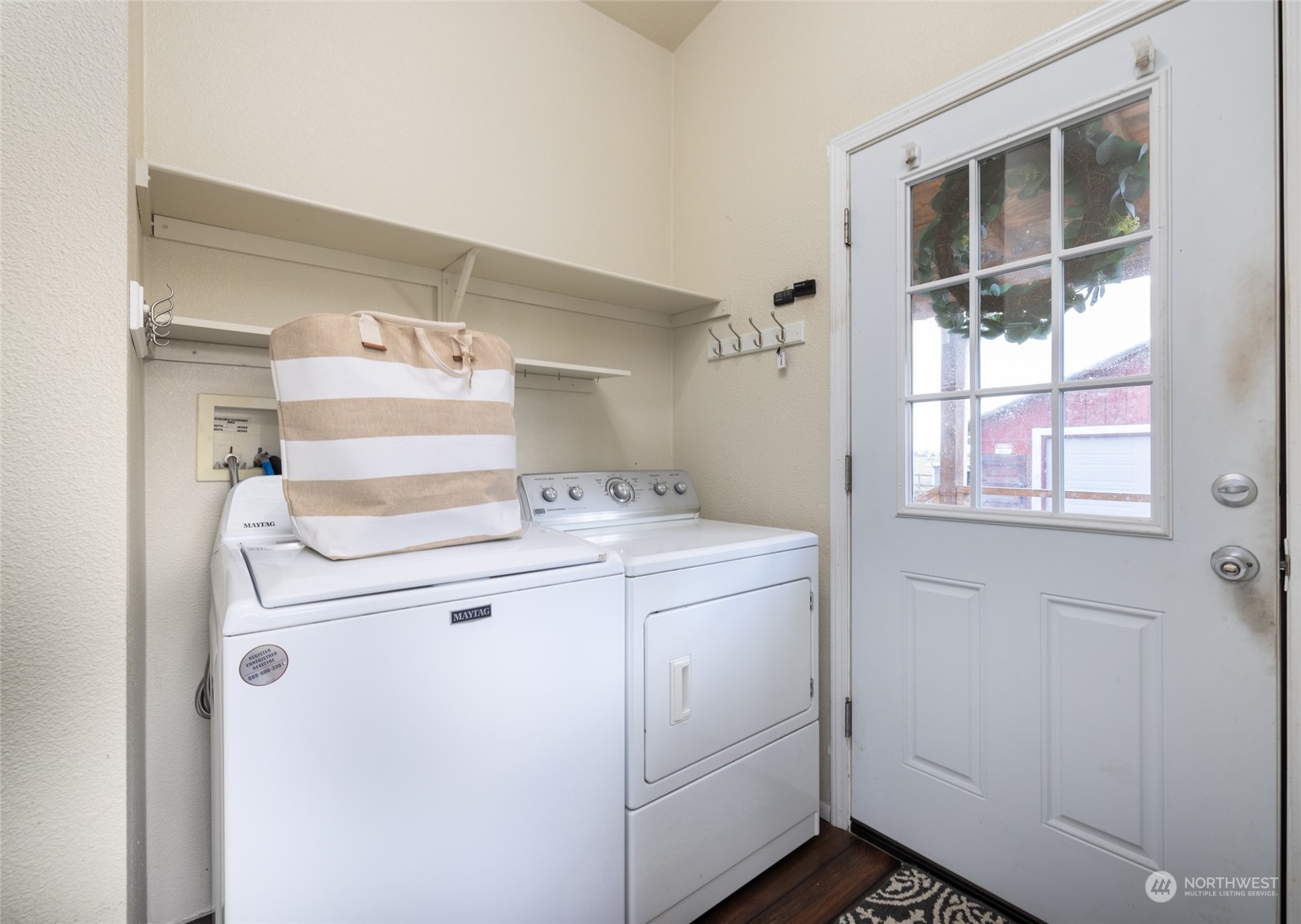 16419 Dike Road Mount Vernon, WA 98273 - Photo 8 of 39 a utility room with dryer and washer