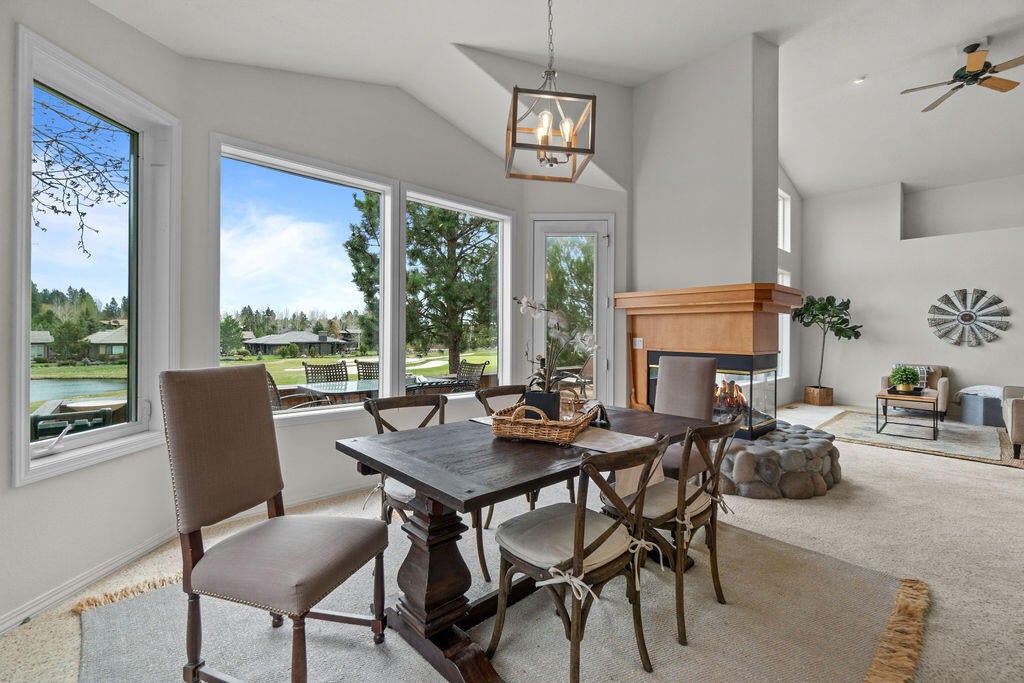 61957 Fall Creek Loop Bend, OR 97702 - Photo 14 of 42 Dining