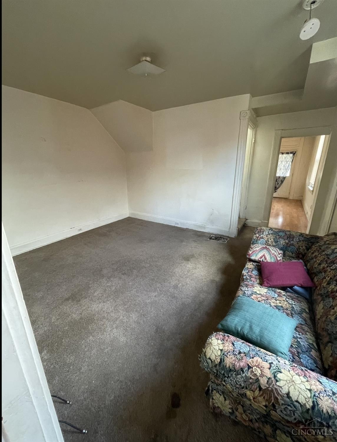 8803 Reading Road Cincinnati, OH 45215 - Photo 4 of 13 Gallery Image 4