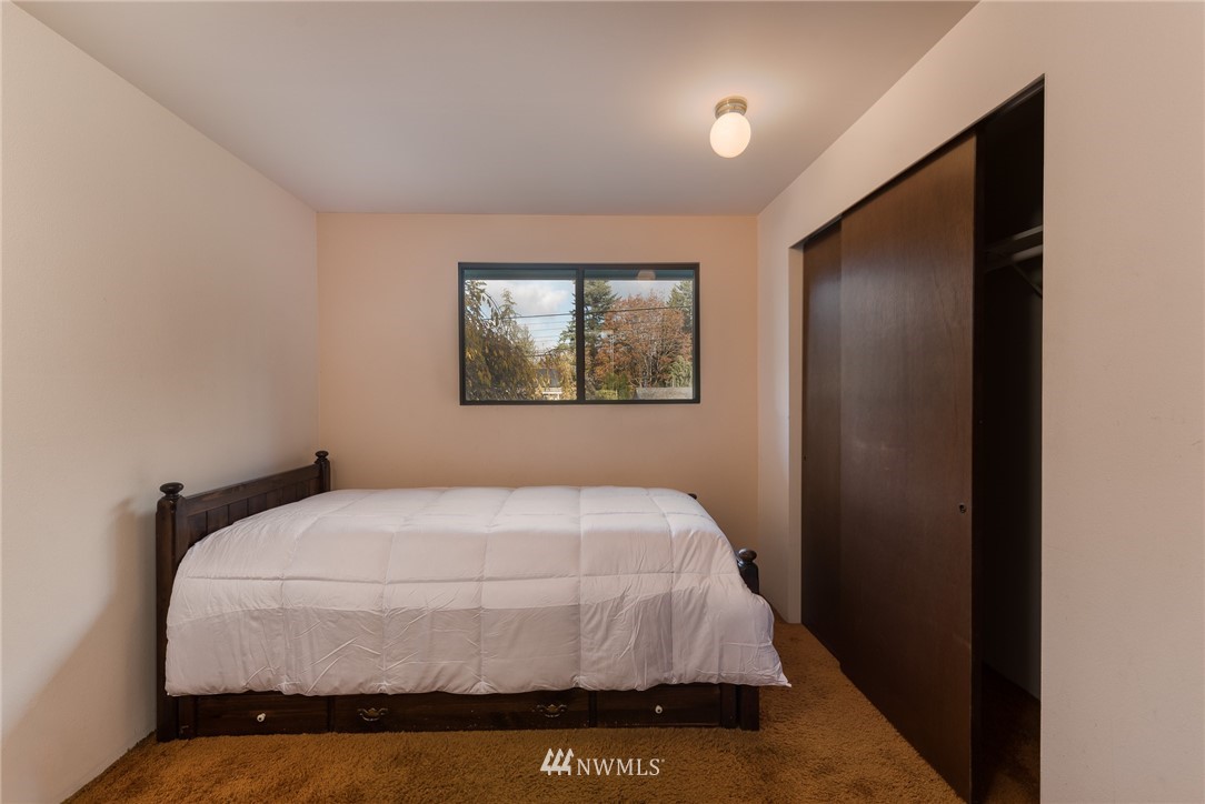 1004 Maple Street Edmonds, WA 98020 - Photo 16 of 25
