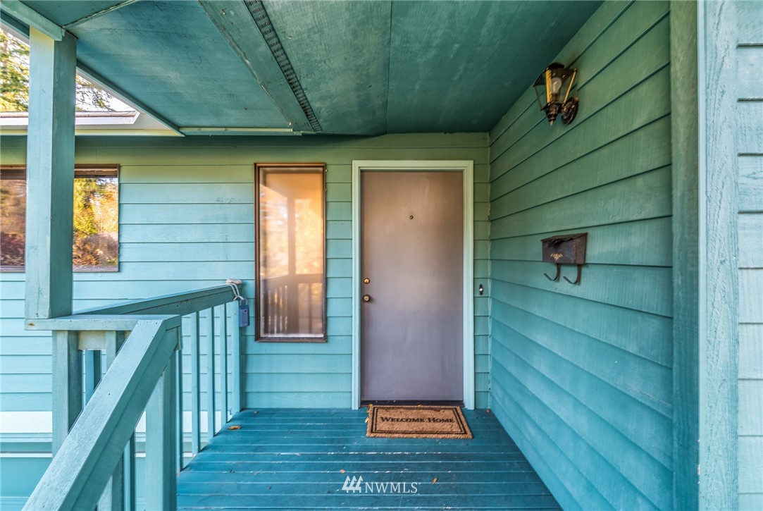 1004 Maple Street Edmonds, WA 98020 - Photo 3 of 25