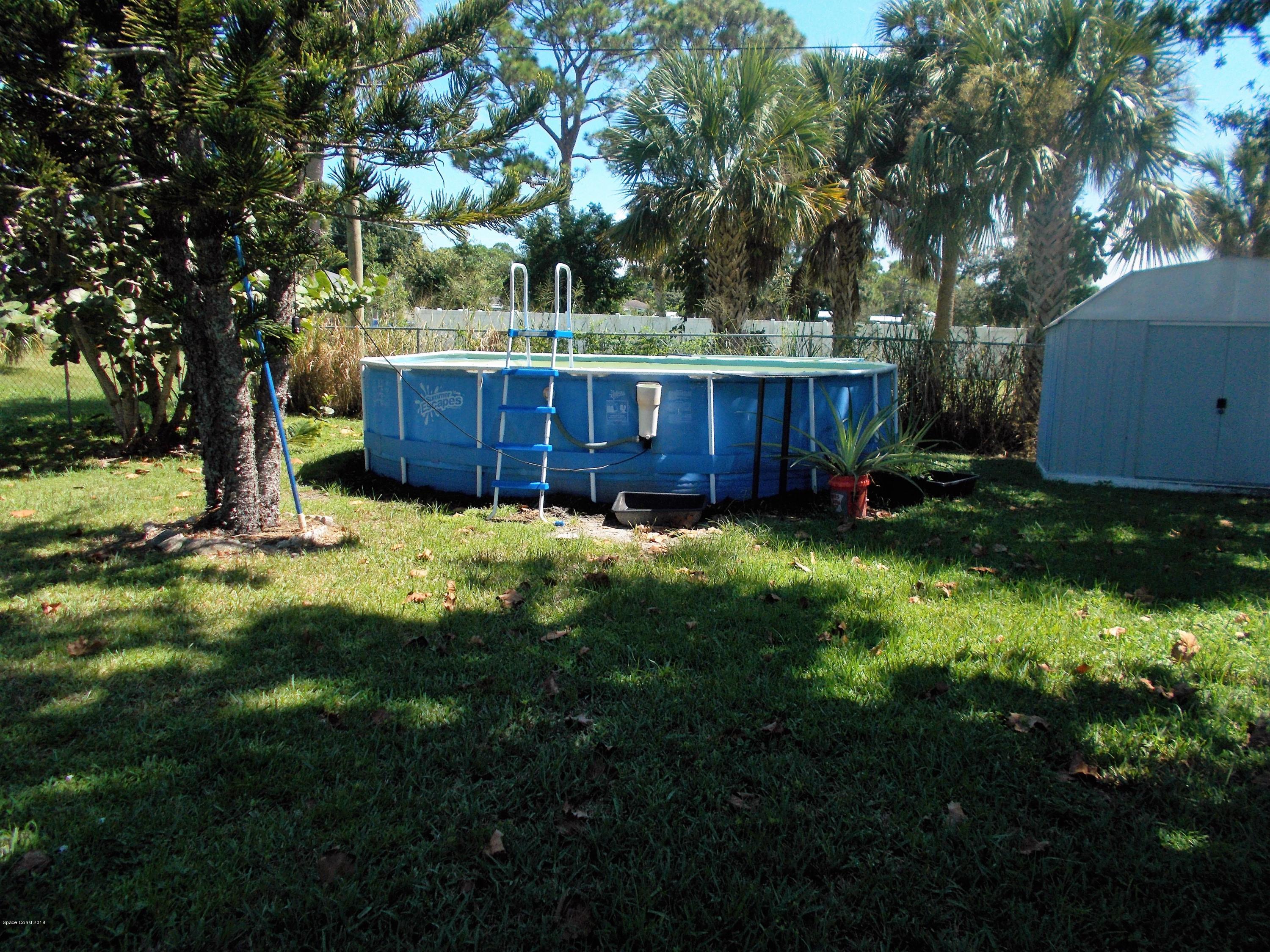 425 Del Monte Road Sebastian, FL 32958 - Photo 5 of 8 DSCN3676
