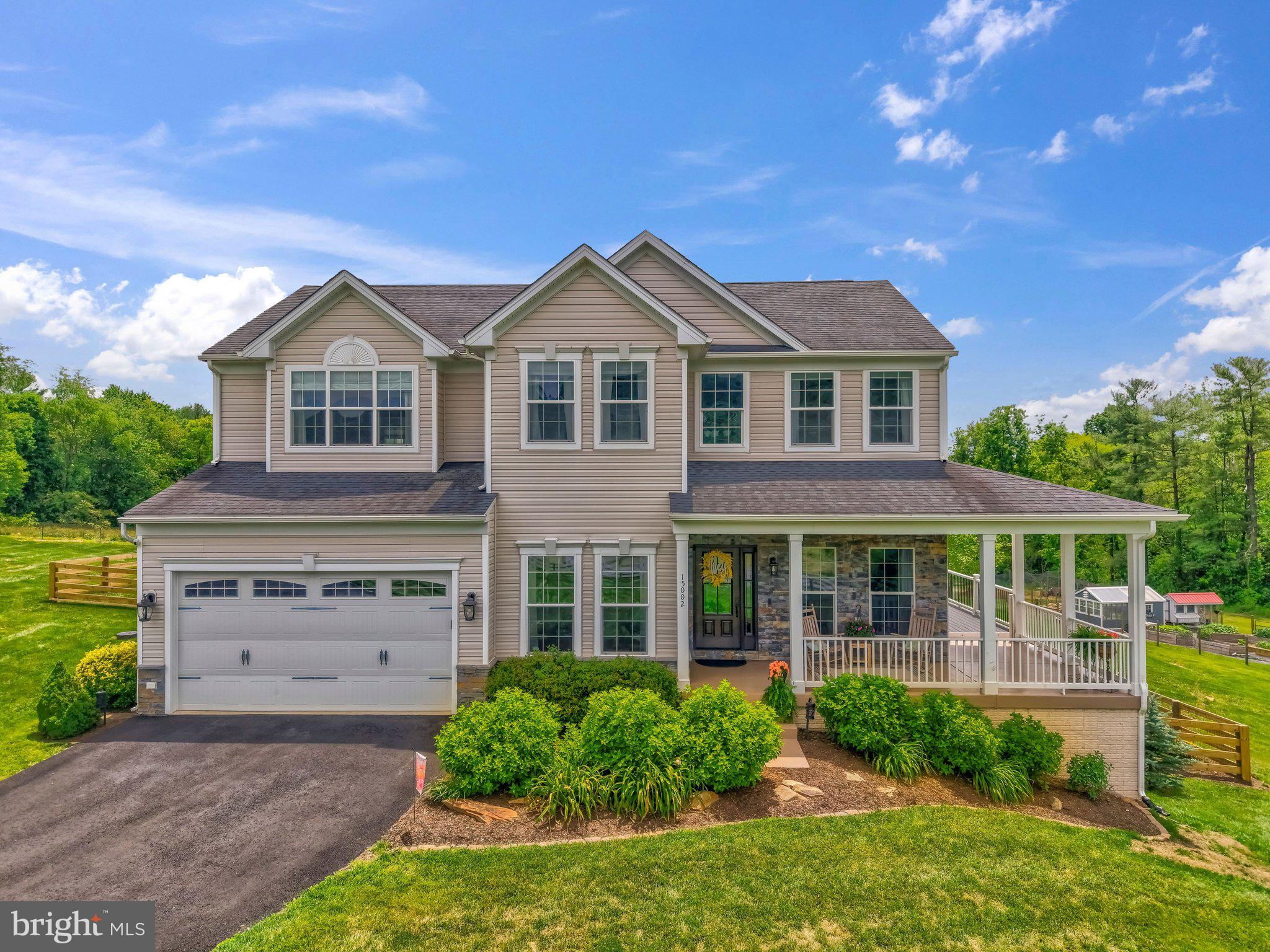 15002 Mountain Road Purcellville, VA 20132 - Photo 3 of 60 Classic 3-level Colonial you'll fall in love with