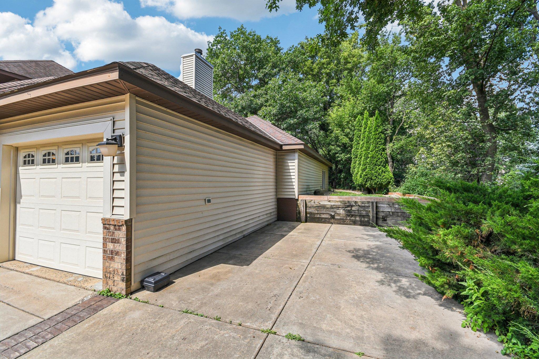 13721 Danbury Path Rosemount, MN 55068 - Photo 3 of 21
