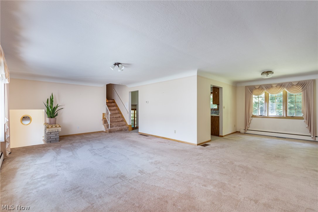 11671 Schreiber Road Valley View, OH 44125 - Photo 5 of 32 Gallery Image 5