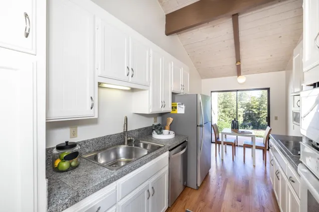 $1,795,000 | 166 Sand Hill Circle, Menlo Park, CA 94025