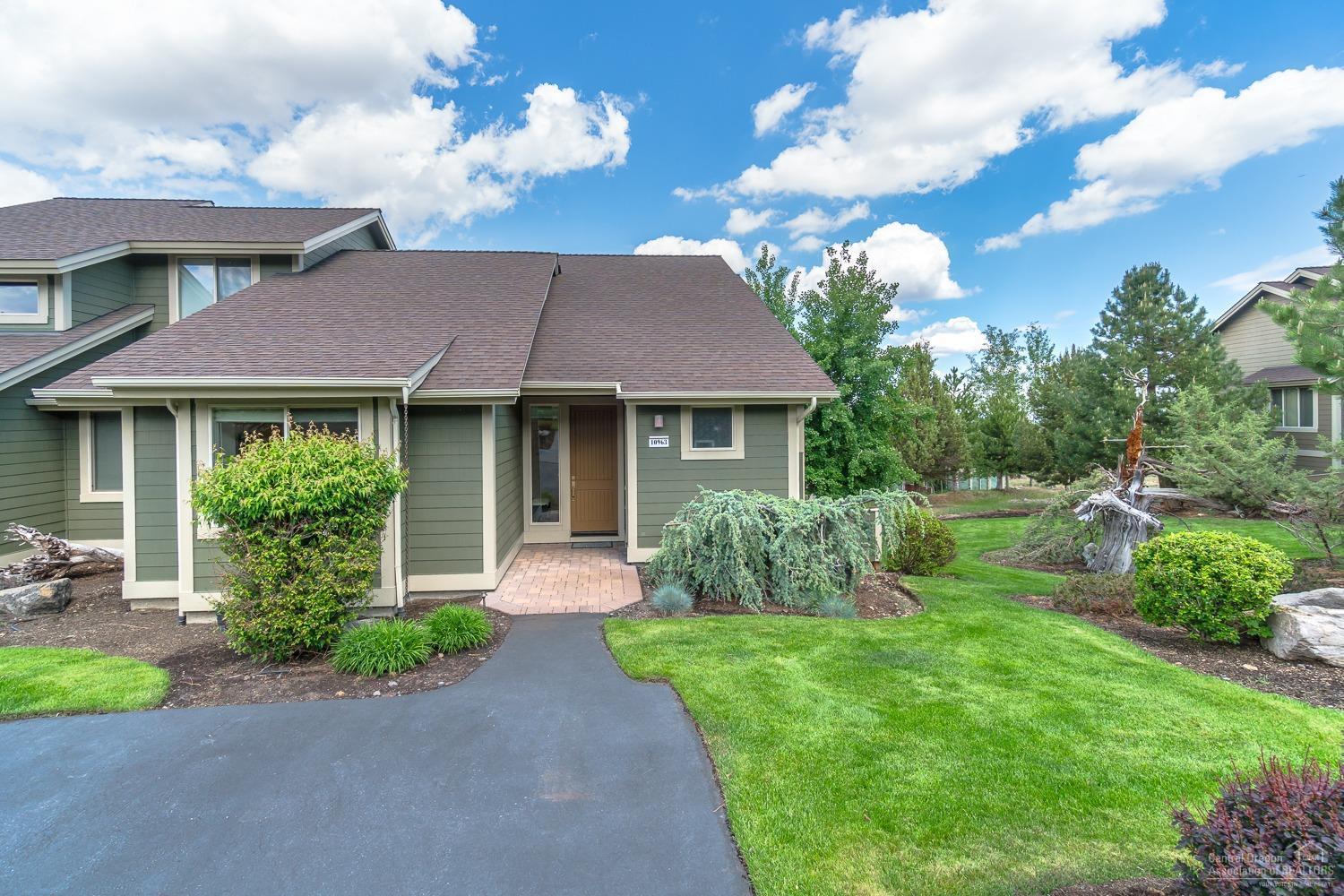 10963 Village Loop Redmond, OR 97756 - Photo 1 of 25 Primary Photo