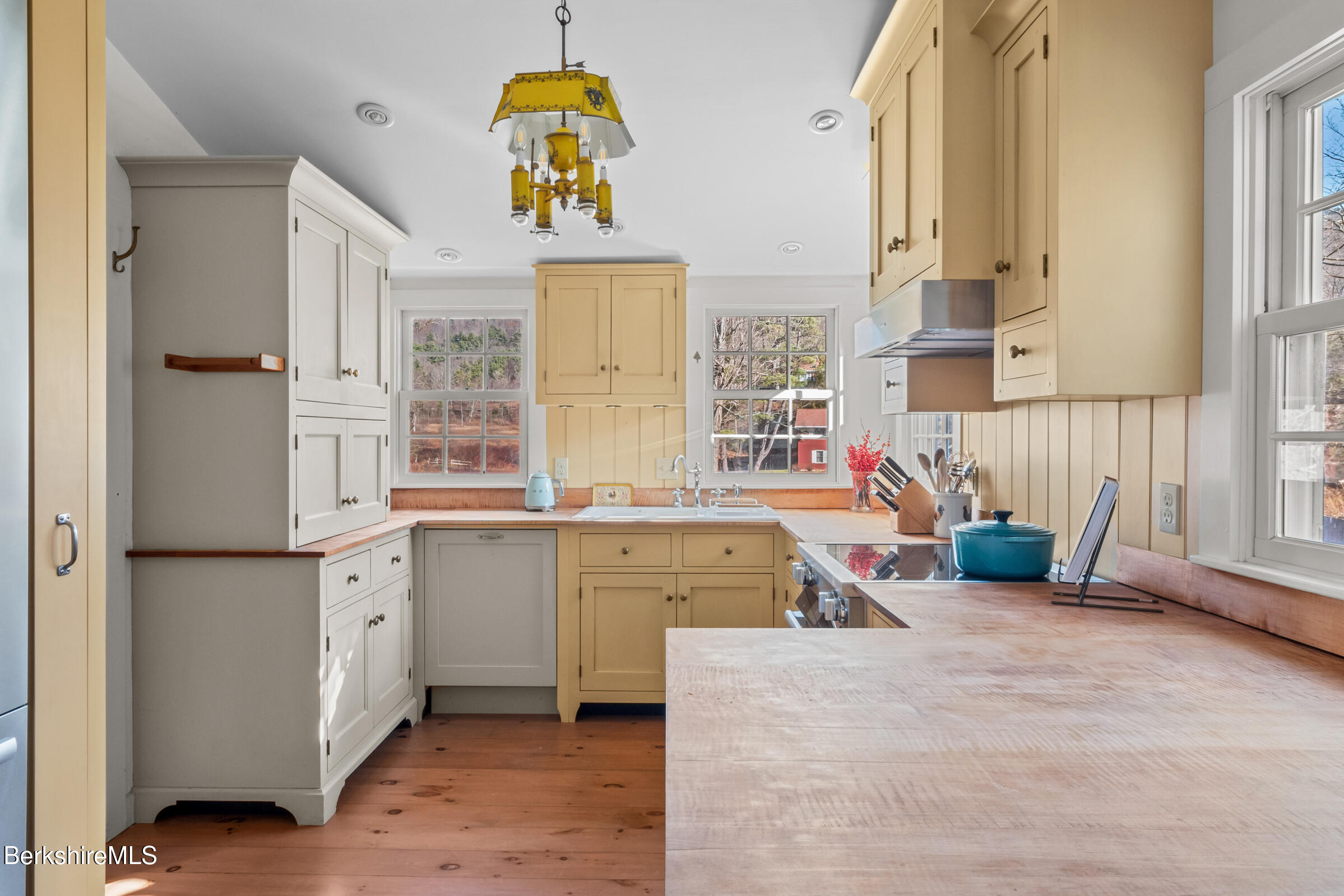 7 Stockbridge Road West Stockbridge, MA 01266 - Photo 13 of 44 Kitchen