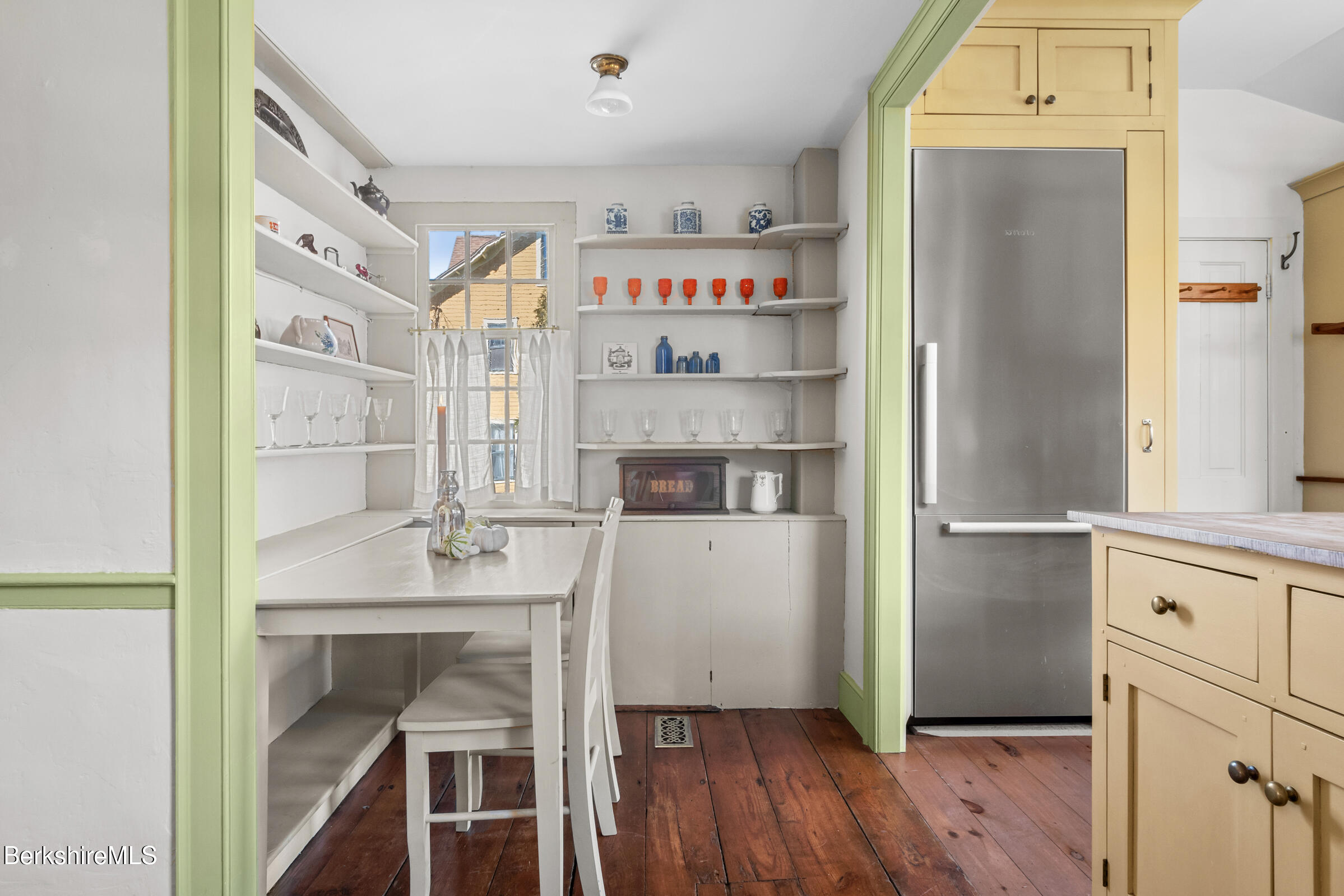 7 Stockbridge Road West Stockbridge, MA 01266 - Photo 20 of 44 Breakfast Nook