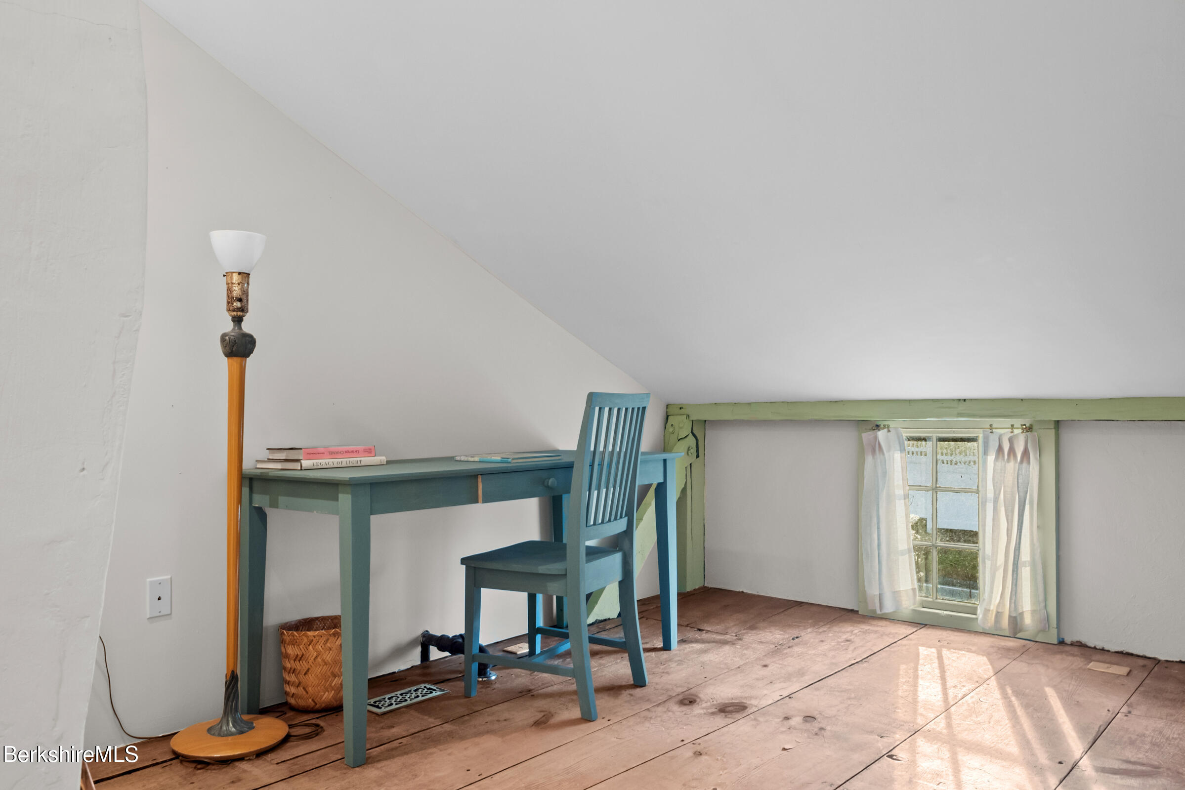 7 Stockbridge Road West Stockbridge, MA 01266 - Photo 40 of 44 Den Nook