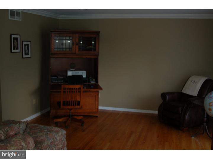 21 Fenimore Road Lumberton, NJ 08048 - Photo 9 of 25 Living Room