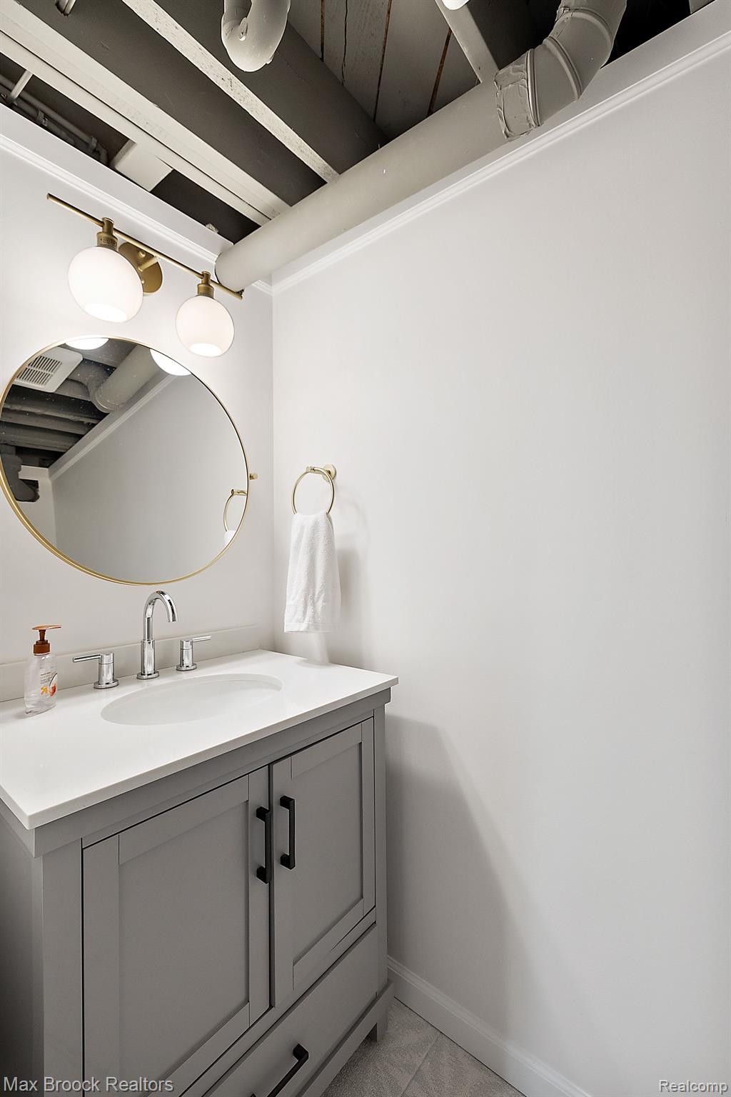 2810 Manchester Road Birmingham, MI 48009 - Photo 23 of 27 Gallery Image 23