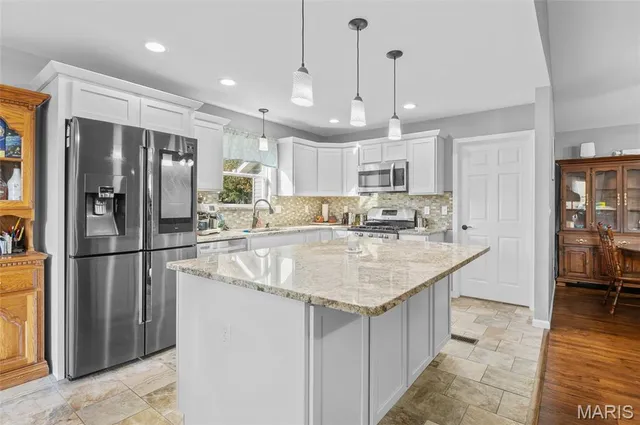 $419,900 | 204 Aspen Point, Glen Carbon, IL 62034