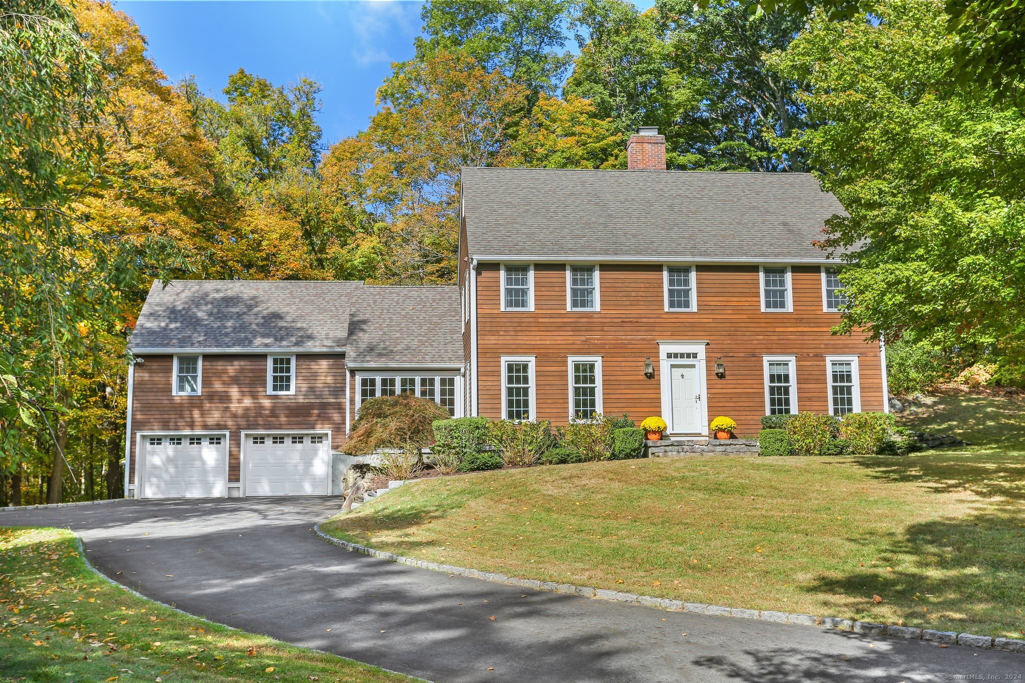 19 Oak Knoll Road Ridgefield, CT 06877 - Photo 1 of 1