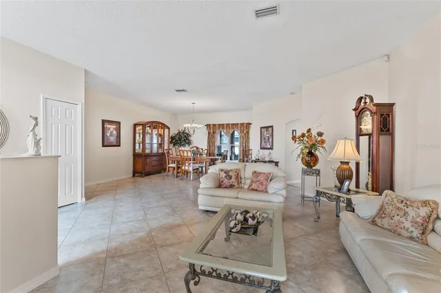 $385,000 | 16 London Drive, Palm Coast, FL 32137