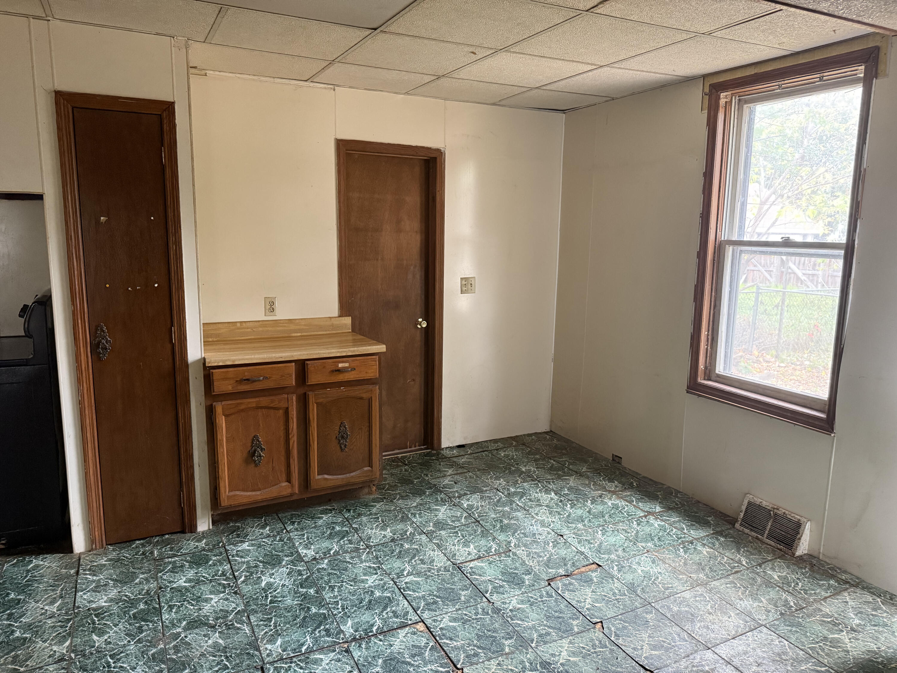 530 Humboldt Avenue Wausau, WI 54403 - Photo 8 of 18 Kitchen View 1