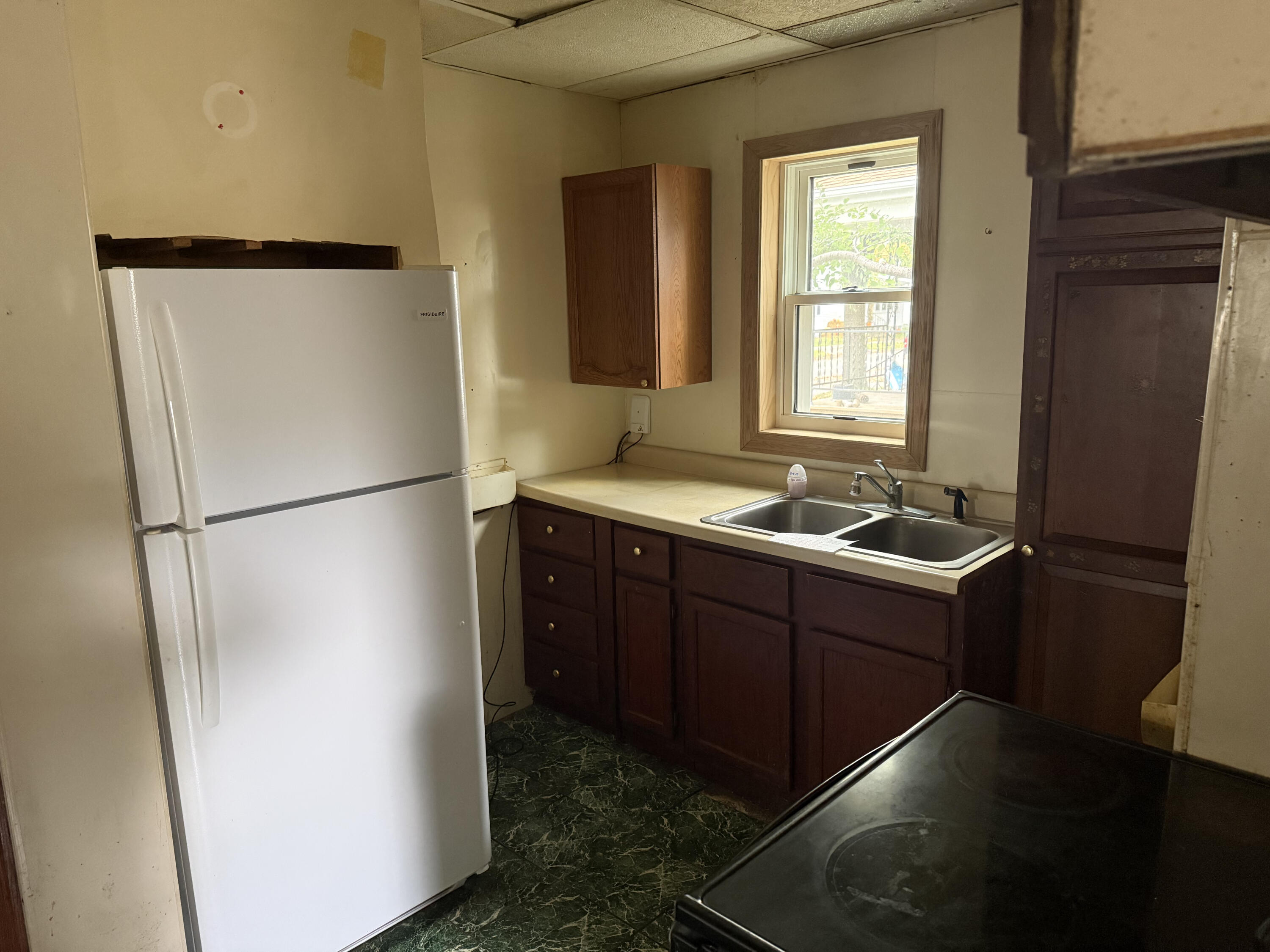 530 Humboldt Avenue Wausau, WI 54403 - Photo 9 of 18 Kitchen View 2