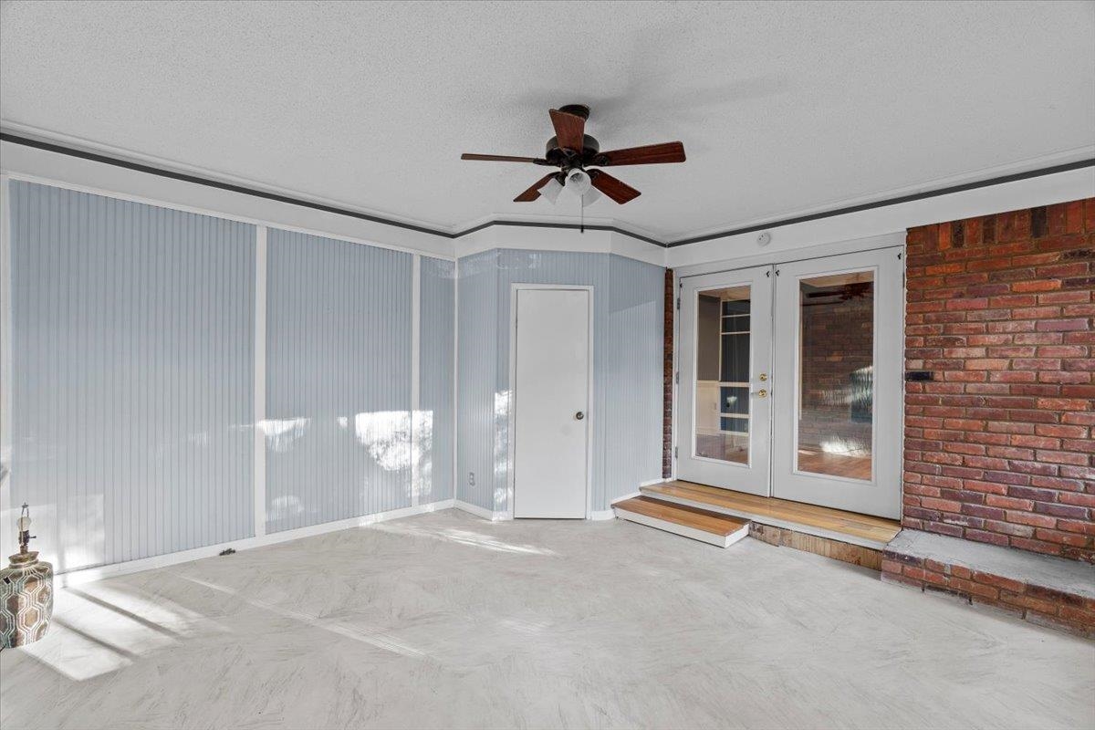 1495 Whitewater Road Memphis, TN 38117 - Photo 20 of 27 a view of an empty room with a window