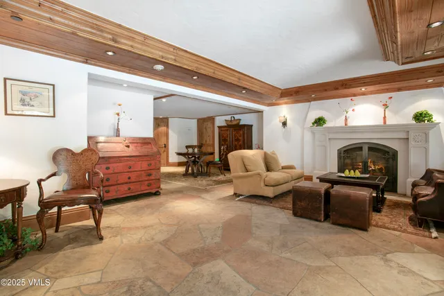 $3,350,000 | 103 Willow Place, Unit 203, Vail, CO 81657