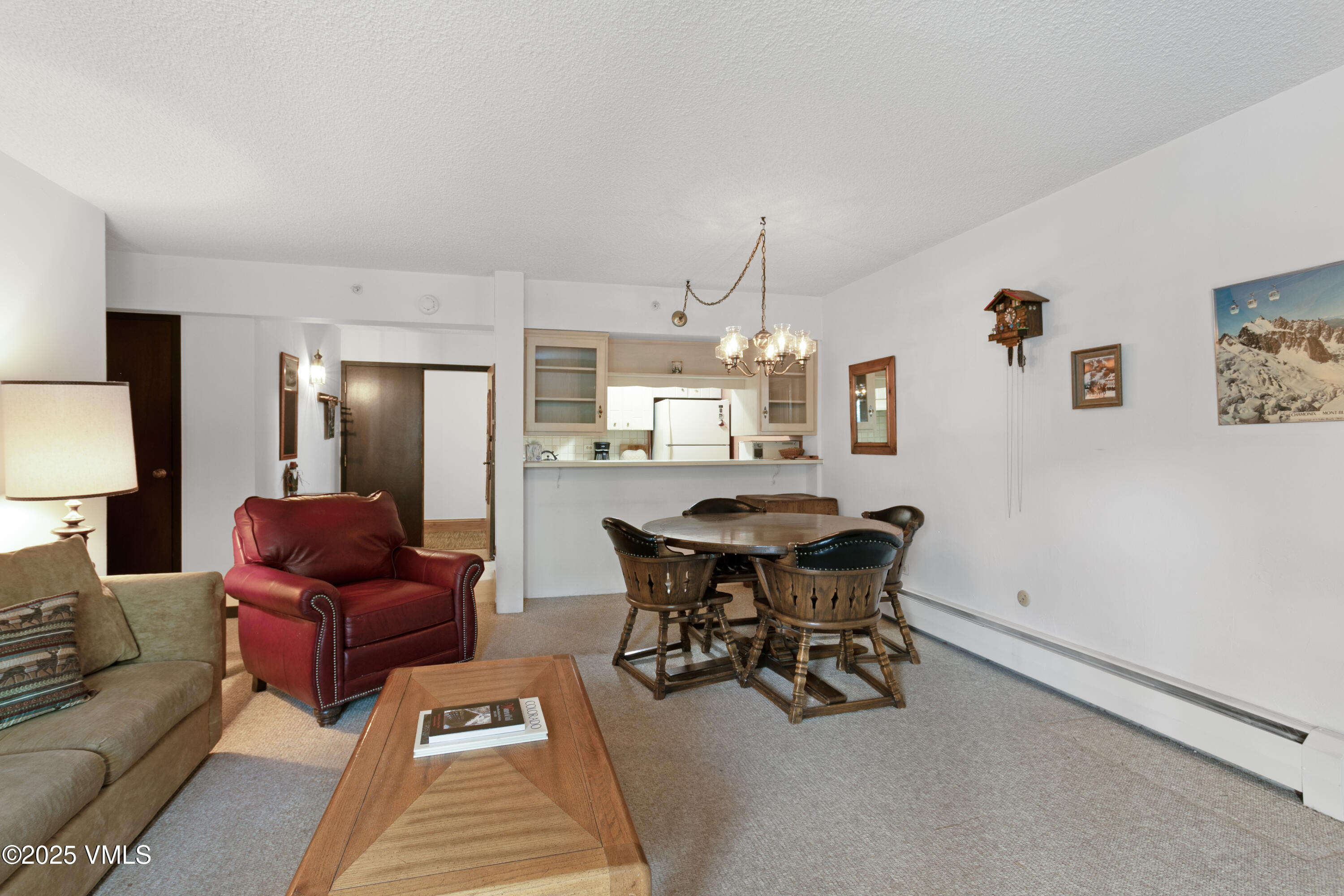 103 Willow Place, Unit 203 Vail, CO 81657 - Photo 4 of 22 Dining area