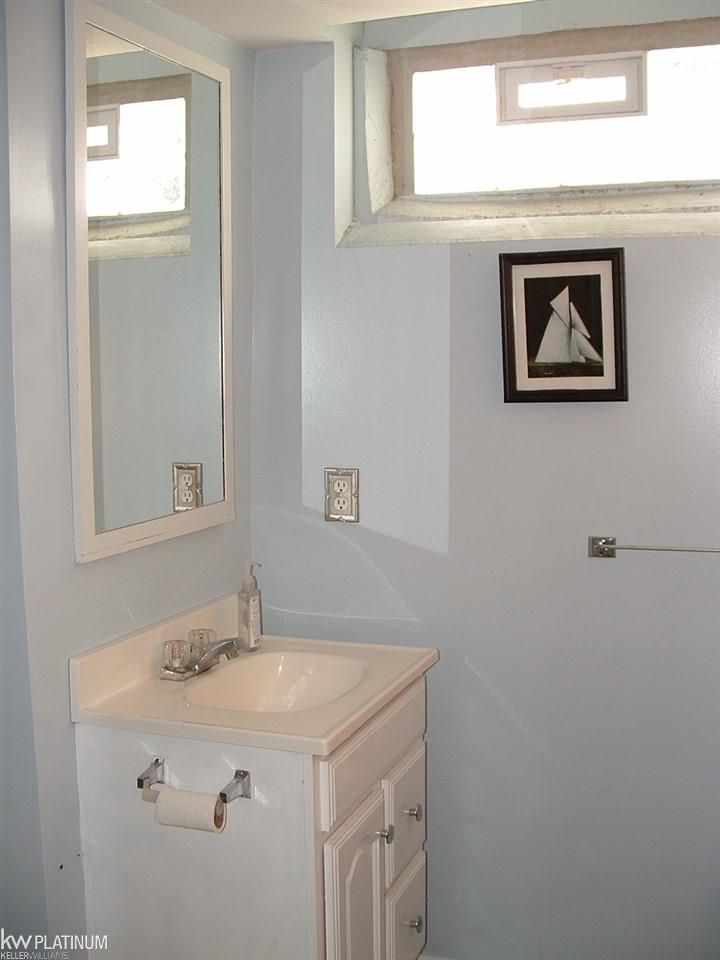 17363 Martin Road Roseville, MI 48066 - Photo 2 of 31 Gallery Image 2