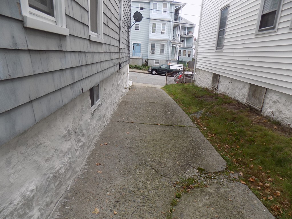 98 Park Street Fall River, MA 02721 - Photo 5 of 18