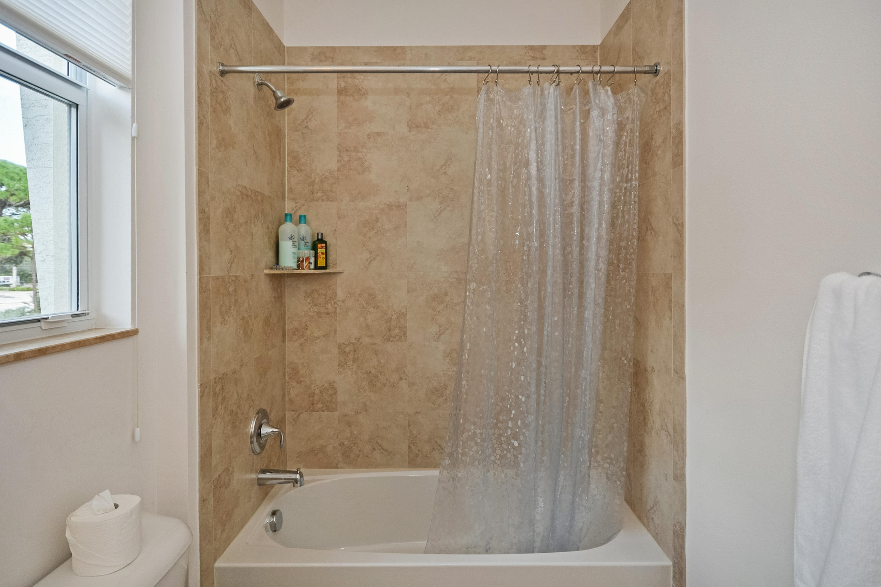 5052 Northwest 16th Way Boca Raton, FL 33431 - Photo 13 of 23 5052_nw_16th_way_MLS_HID1076407_ROOMbath