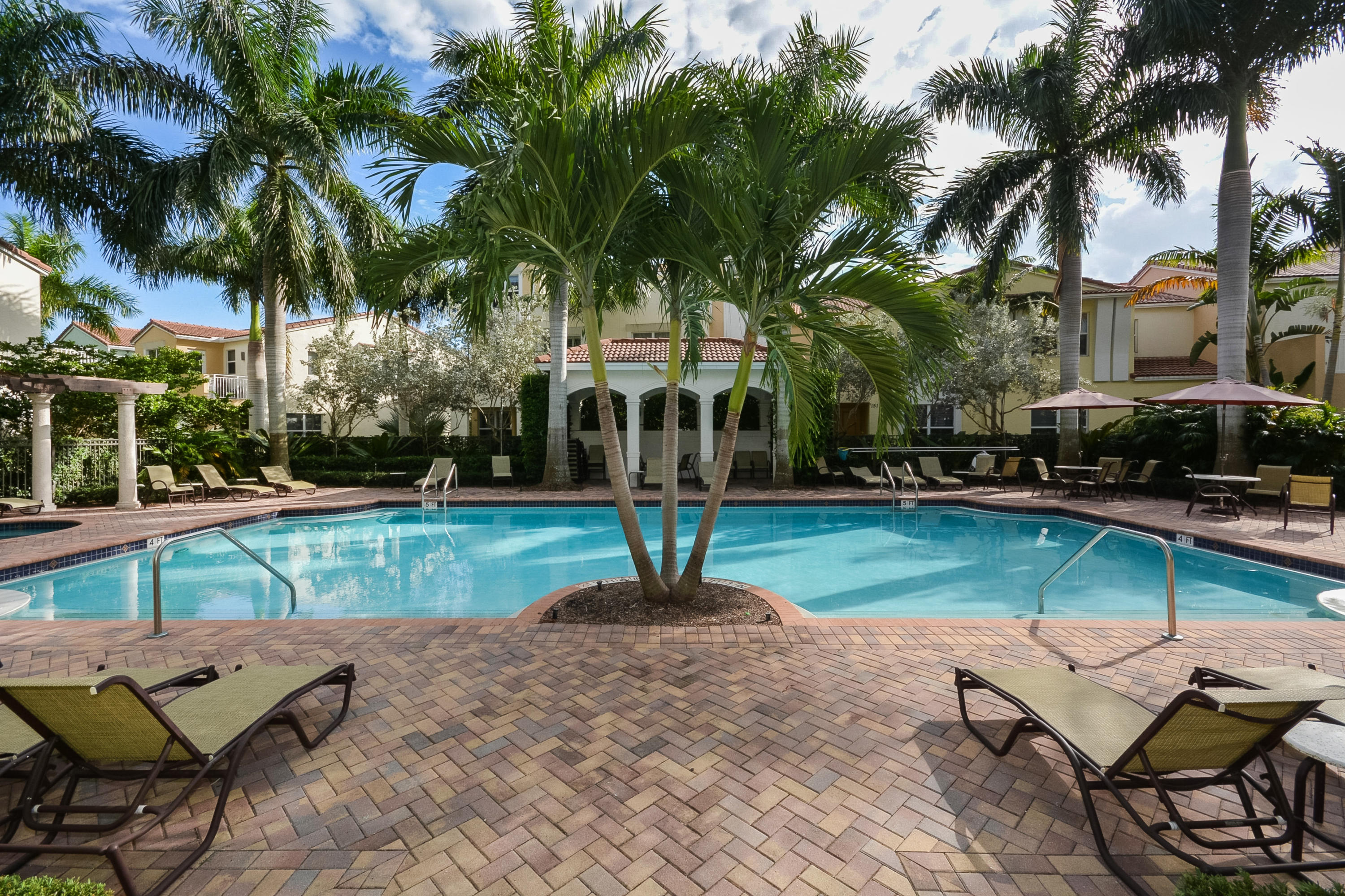 5052 Northwest 16th Way Boca Raton, FL 33431 - Photo 18 of 23 5052_nw_16th_way_MLS_HID1076407_ROOMcomm