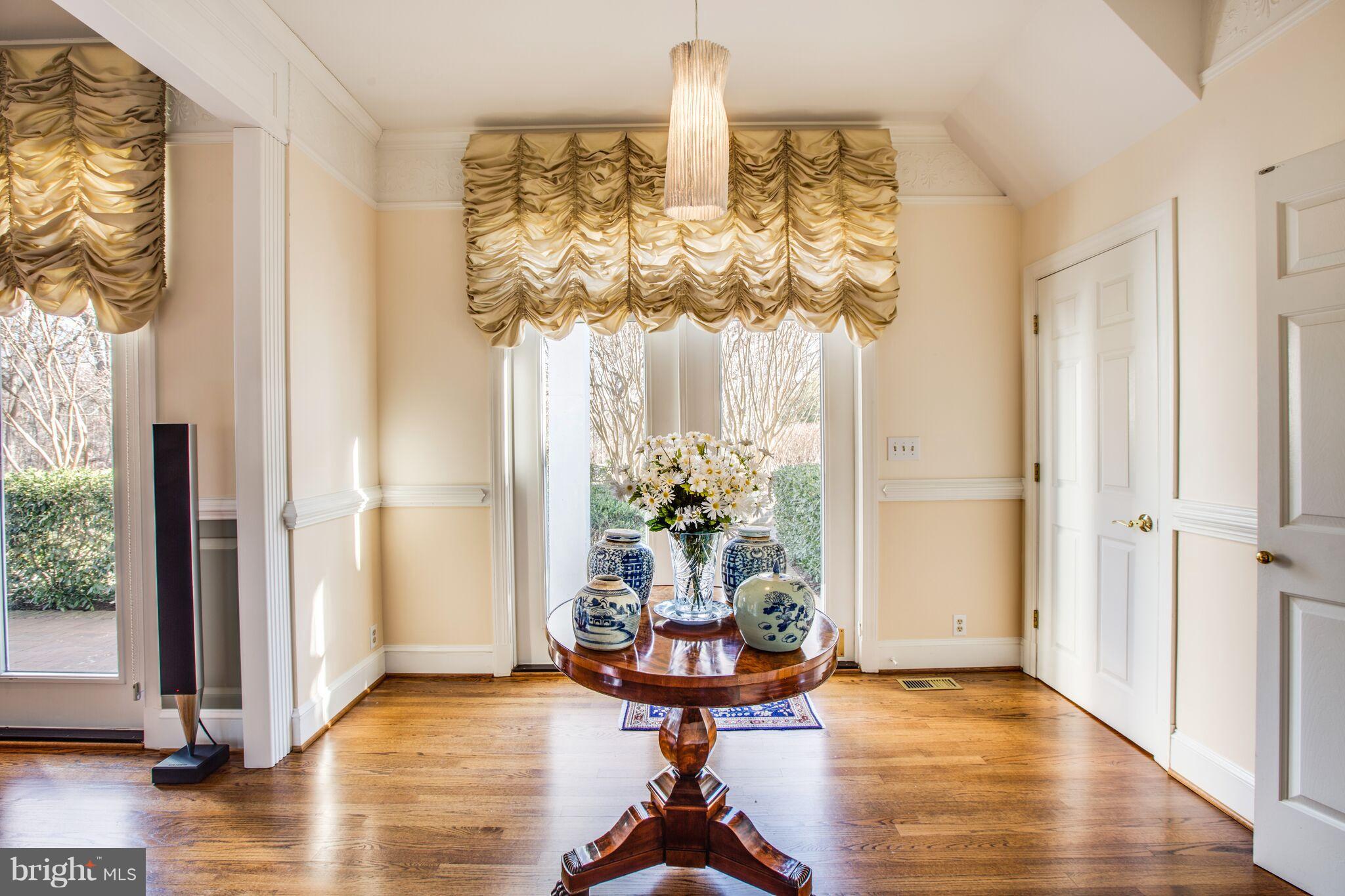 2247 Courthouse Road Stafford, VA 22554 - Photo 8 of 30 Breakfast Nook/Decorative Extension of Foyer