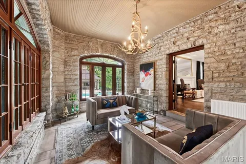 $4,795,000 | 33 Dromara Road, Ladue, MO 63124