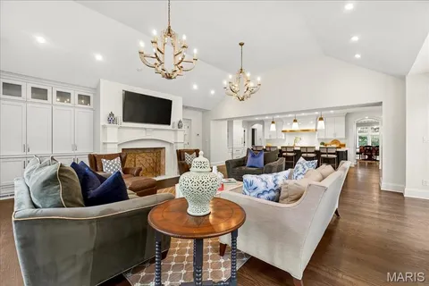 $4,795,000 | 33 Dromara Road, Ladue, MO 63124