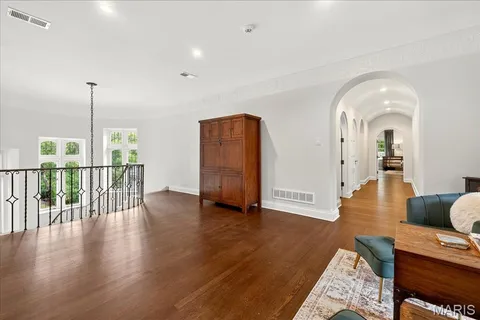 $4,795,000 | 33 Dromara Road, Ladue, MO 63124