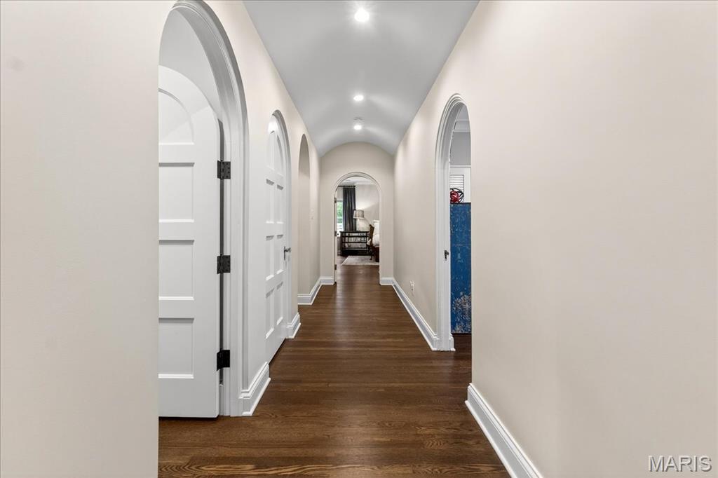 33 Dromara Road Ladue, MO 63124 - Photo 36 of 83