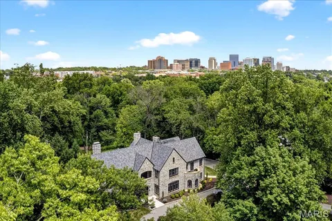$4,795,000 | 33 Dromara Road, Ladue, MO 63124