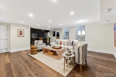 $4,795,000 | 33 Dromara Road, Ladue, MO 63124