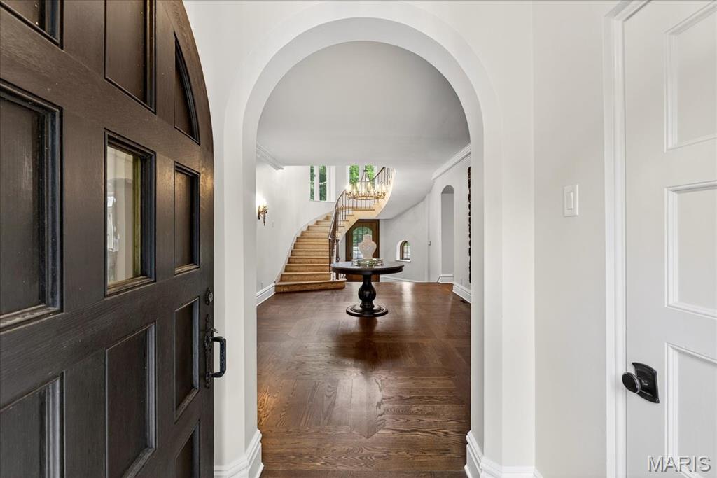 33 Dromara Road Ladue, MO 63124 - Photo 7 of 83