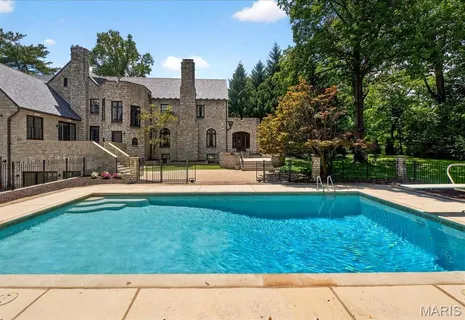 $4,795,000 | 33 Dromara Road, Ladue, MO 63124