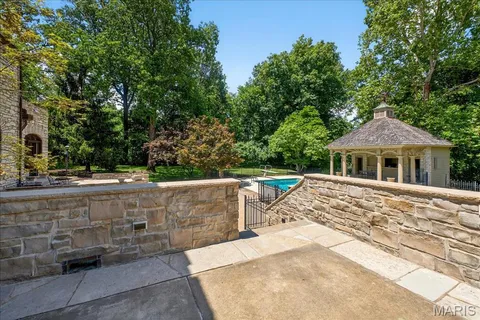 $4,795,000 | 33 Dromara Road, Ladue, MO 63124
