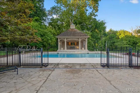 $4,795,000 | 33 Dromara Road, Ladue, MO 63124