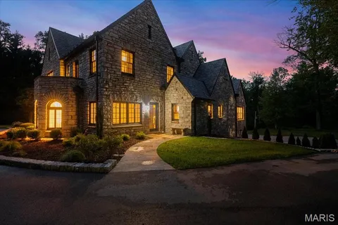 $4,795,000 | 33 Dromara Road, Ladue, MO 63124