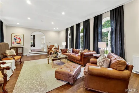 $4,795,000 | 33 Dromara Road, Ladue, MO 63124
