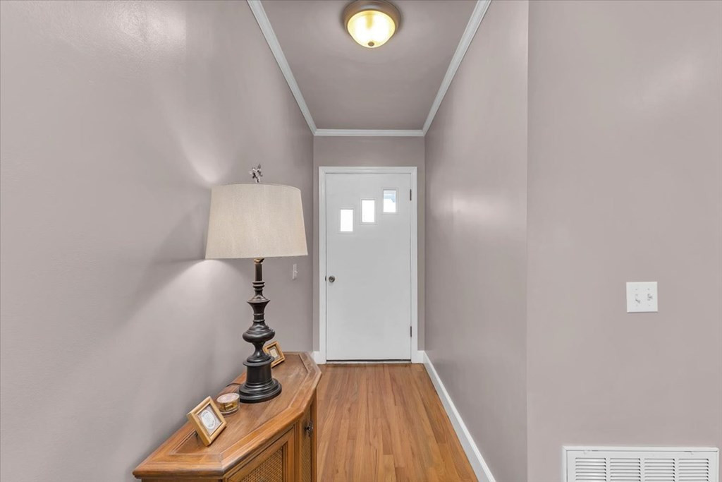 1041 Cedar Road Matthews, GA 30818 - Photo 5 of 47