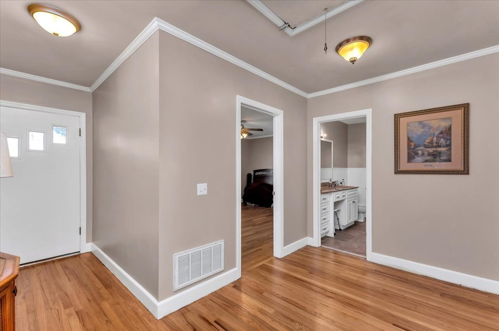1041 Cedar Road Matthews, GA 30818 - Photo 6 of 47