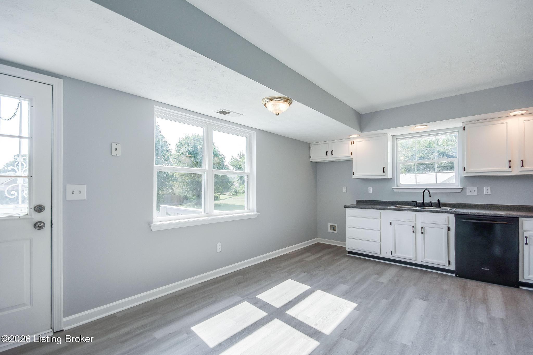 9727 Brooks Bend Road Louisville, KY 40258 - Photo 11 of 43 Kitchen
