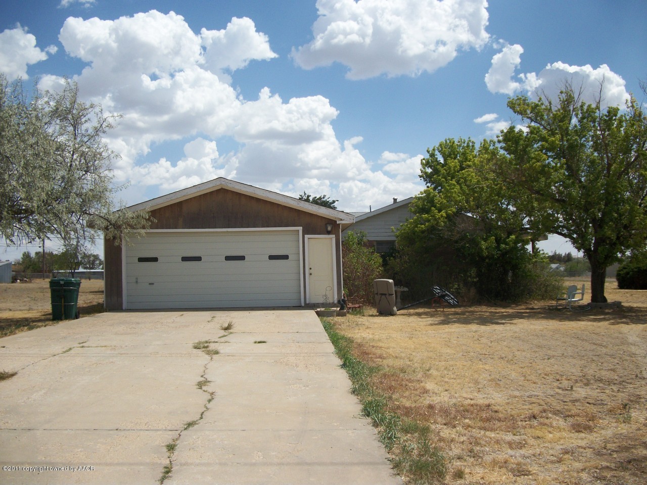 101 Geronimo Road Amarillo, TX 79108 - Photo 25 of 27 Side View of Garage